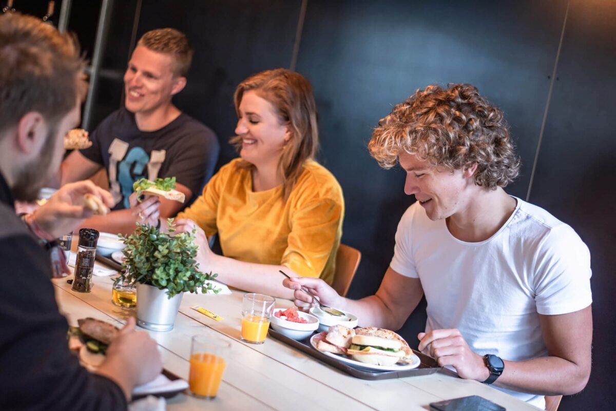 Het team aan de lunch